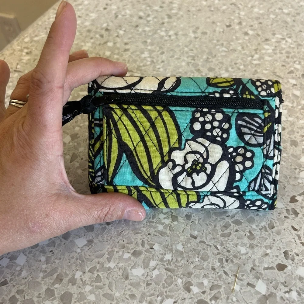 Vera Bradley green & blue floral quilted wallet - Picture 7 of 14